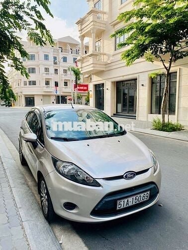 Ford Fiesta 2011 1.6 AT Sedan - 61000 km
