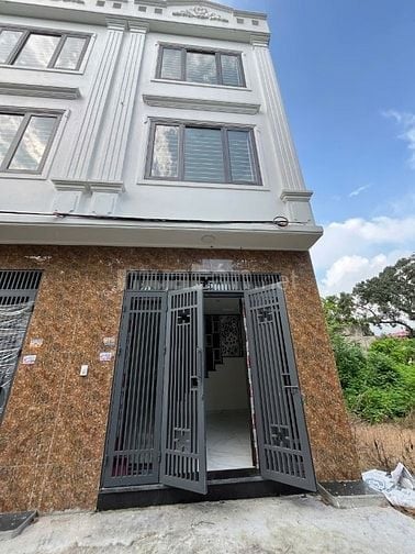Cực rẻ!!! 3,x tỷ có ngay nhà 3 tầng, 44m2, oto đỗ cửa ở Phượng Đồng