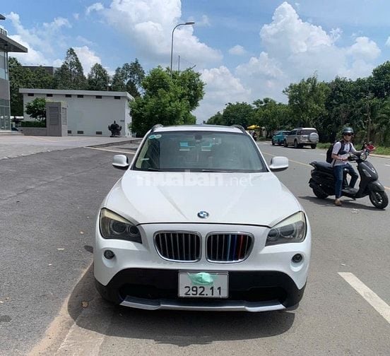 Bán rẻ BMW X1 SPORT 2011 zin AZ độ full options rất đẹp như mới 
