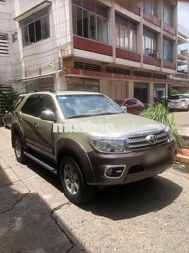 Toyota Fortuner 2010 2.7V - 120000 km