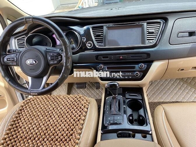 Kia Sedona 2017 - kẹt tiền cần bán gấp giá rẻ