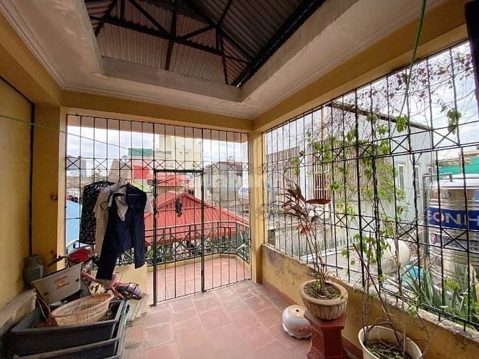 Chính chủ bán nhà thổ cư đường Cầu giấy 35m x 5 tầng 9,75 tỷ. Có TL. 3