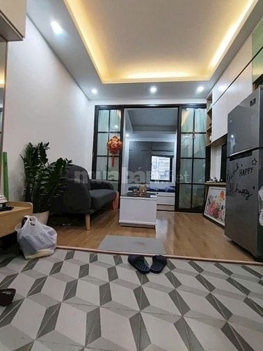 Cần bán CCMN tại ngõ 34 Dịch Vọng Hậu, 1 ngủ đầy đủ nội thất, gần ô tô