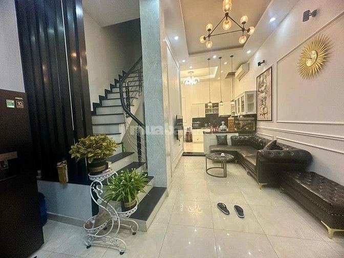 Siêu Hiếm Tôn Đức Thắng, DT 45m2 4 tầng MT 5m, Giá hấp dẫn 12 tỷ