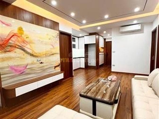  Cho thuê nhà ngõ 118 nguyễn khánh toàn 65m x5T ô tô đỗ cửa