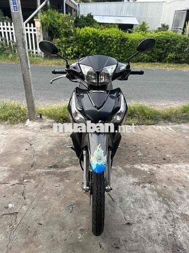 bán future Fi 2017 ngay chủ zin êm chân áo sạch sẽ