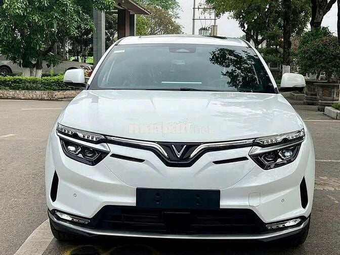 VinFast VF8 Plus Trả trước 10% chỉ từ 109 triệu