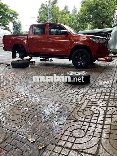 Toyota Hilux 2020 2.4E 4×2 AT - 75000 km