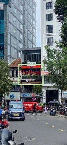 Cho thuê nhà MT Hồ Tùng Mậu, P. Bến Nghé, Q.1 – Ngay trung tâm tài chí