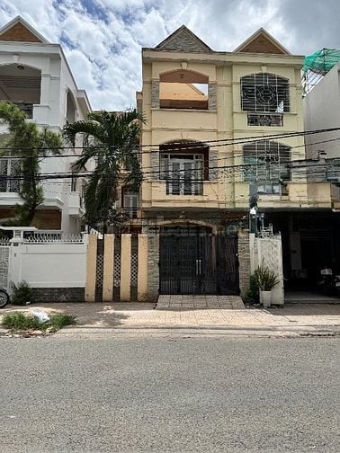 Cho thuê nhà 6x24m 2 lầu MT Dương Quang Đông P5Q8