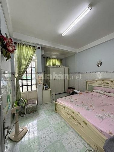 Bán nhà ngay chợ ,mt đường nguyễn thức tự 4x23m 3 tấm giá 11.5 tỷ 