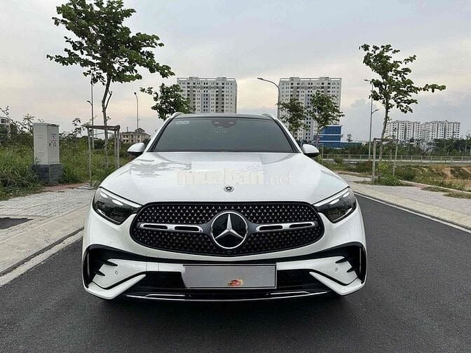 Mercedes Benz GLC Class 2024 - 7999 km Bank 90%