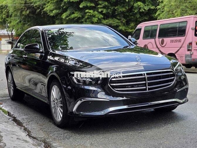 Mercedes Benz E Class 2025 E200 Exclusive - 700 km