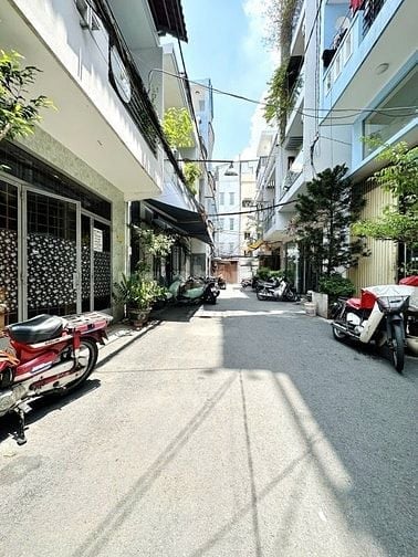 BÁN GẤP NHÀ HẺM Ô TÔ KINH DOANH - TÂN BÌNH KẾ SÂN BAY TÂN SƠN NHẤT 