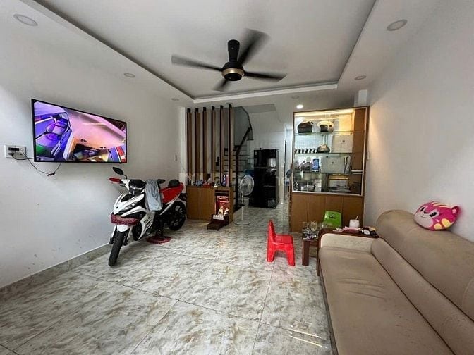 CHỦ ĐỊNH CƯ NƯỚC NGOÀI BÁN GẤP NHÀ-GIÁ HỈ 3 TỶ-LÊ VĂN SỸ, TÂN 