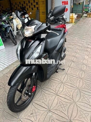 Visison đời 2022 bản thể thao đen nhám.