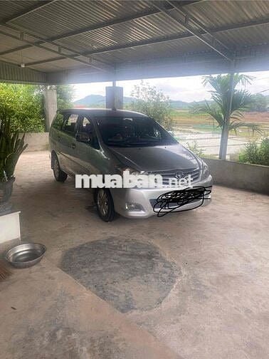 Toyota Innova 2010 G - 35000 km