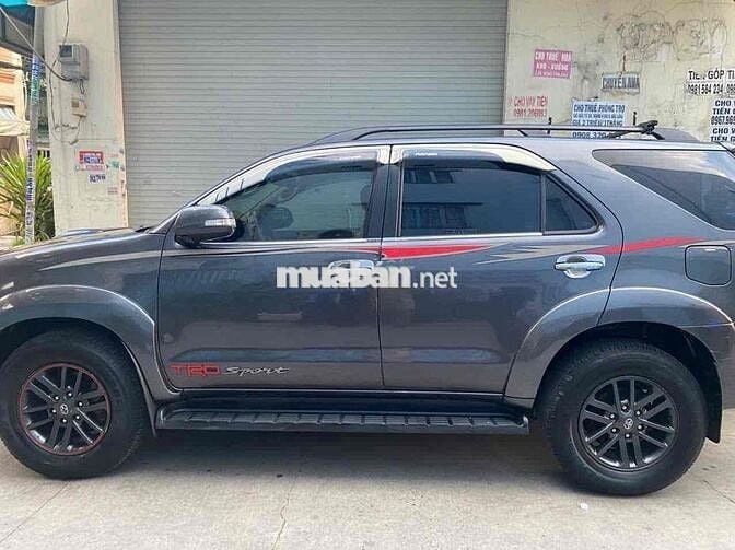 Toyota Fortuner 2016 2.4G 4x2 MT - 180000 km
