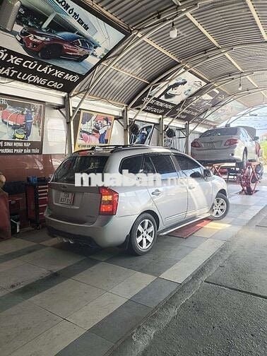 KIA CARENS SÀN MÁY DẦU. GĐ CẦN BÁN NHANH XE NÀY.