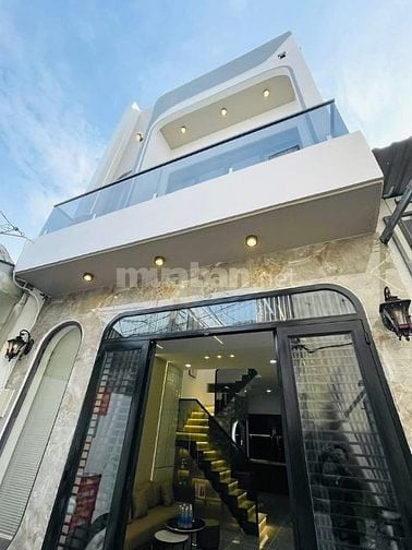 Đi nước ngoài bán gấp nhà Ni Sư Huỳnh Liên, P10, Tân Bình. Chỉ 3,25tỷ