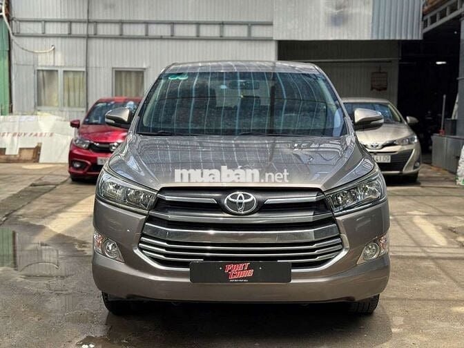 Toyota Innova 2016 2.0E,số sàn, màu đồng,16v3 km
