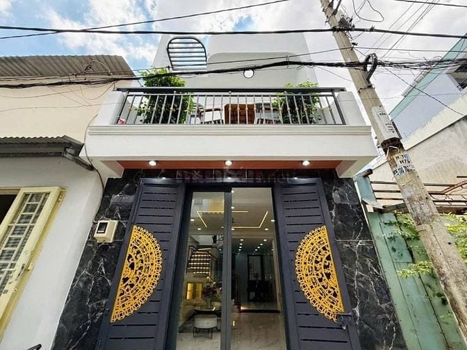 Bán Gấp nhà 52m2, 2 Tầng ở Cao Văn Lầu, Phường 2, Quận 6, Giá 2Tỷ380TL
