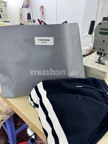 Nhung Tailor cần thêm đồng đội chuyên sửa quần áo 