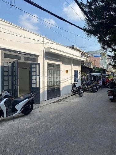 NHÀ MẶT TIỀN ĐƯỜNG LÊ LỢI, TRUNG CHÁNH, HÓC MÔN 