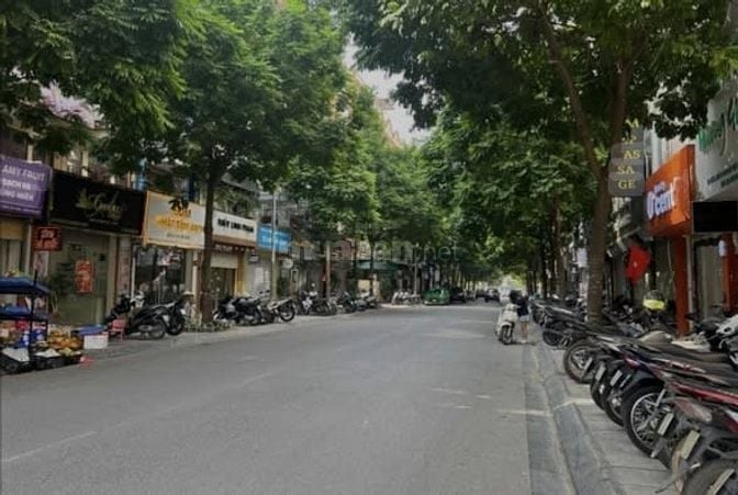 Nguyễn Văn Huyên -gần CV Nghĩa đô -ÔTÔ ĐỖ CỬA -3 THOÁNG - 41m2 x 4 Ngủ