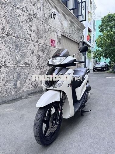 CẦN BÁN XE SH-150i Nhập Ý - 2 đĩa trắng đen .