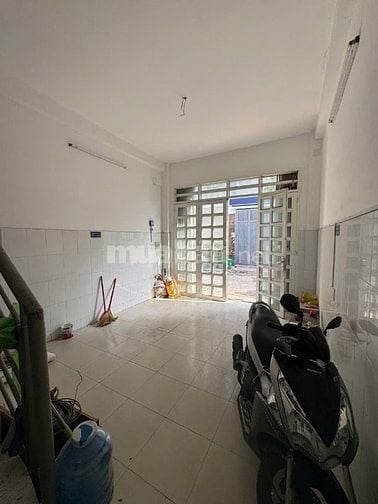 Cho thuê nhà Mới 4 tầng 7PN 7WC , Free 15 ngày set up, hỗ trợ máy lạnh