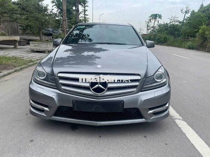 Mercedes Benz C Class 2011 C300 AMG - 100000 km