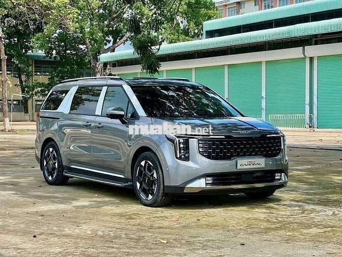 Kia New Carnival 2.2D Signature 7 ghế - VIN 2024