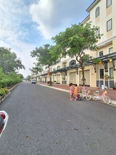Bán Shophouse 4 tầng, DTSD 181m2 – KDC Senturia Nam Sài Gòn, Sổ hồng