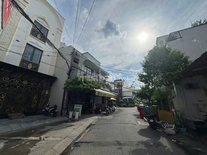 NHÀ MỚI SIÊU ĐẸP ngang 8m HXH ngay CHỢ TÂN HƯƠNG 