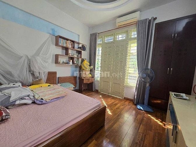 Bán nhà lô góc Cầu Giấy, nở hậu, 50m2, 5 tầng, gara ôtô, giá 19,3 tỷ