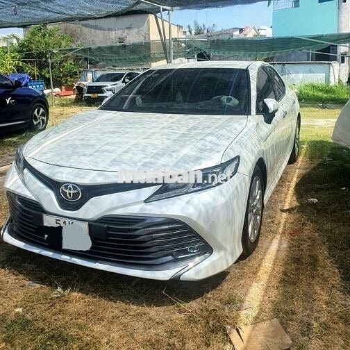 Xe camry chính chủ 2021 2.0G - 28000 km
