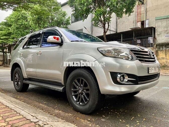 Gia đình bán xe Toyota Fortuner máy diesel SX 2016