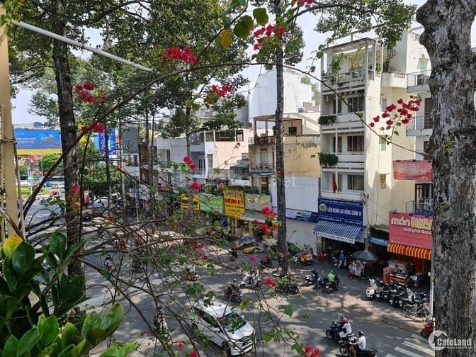 Bán Nhà Mặt Tiền : Ngô Gia Tự - P.9 - Q.10 - dt:3x11m - trệt 2 lầu