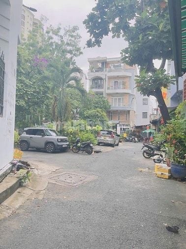 Nhà Hẻm 8m , 4x16 đường Hậu Giang, q6