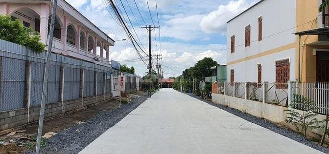(24)  BÁN ĐẤT MẶT TIỀN ĐƯỜNG BÊ TÔNG 6M – TRUNG TÂM XÃ TÂN AN HỘI, C