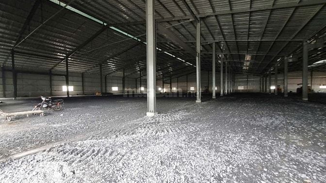 Cho thuê kho xưởng, DT: 5.600m² Quốc lộ 1A, Bình Tân, gần KCN Bon Chen