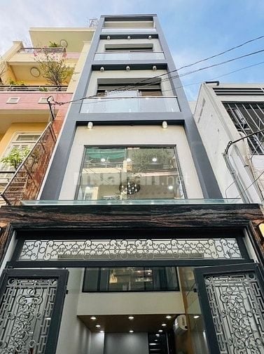 Hẻm xe hơi CMT8 5Tầng,3PN,Thang Máy,Nhà Mới,Gần Chợ ,Công Viên,Trường 