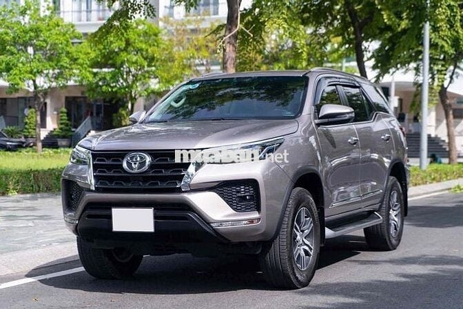 Toyota Fortuner 2022 2.4 4x2 AT - 55000 km