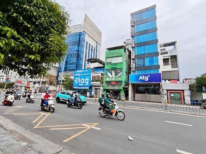 Bán nhà mặt tiền đường Nguyễn Trãi Phường 3 Quận 5. DT 5.1x21m 5 tầng