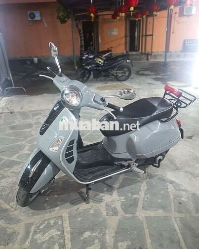 Vespa gts xe đẹp đang đi