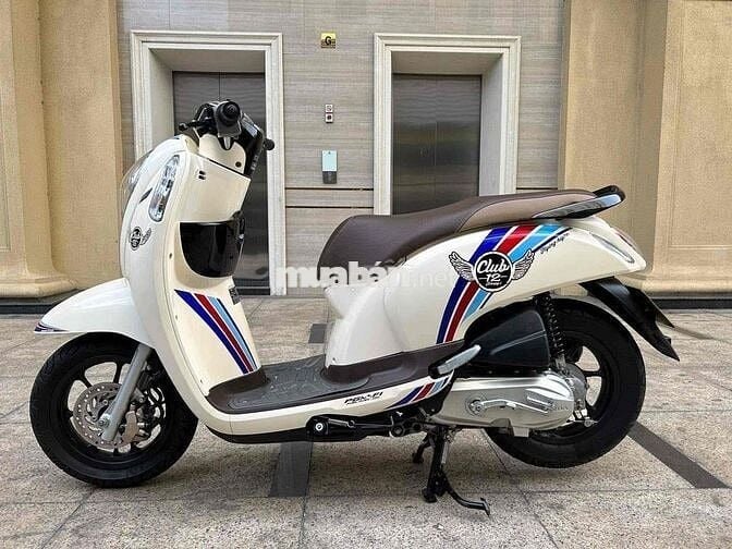 Scoopy 110 nhập thái lan màu trắng kem 2017