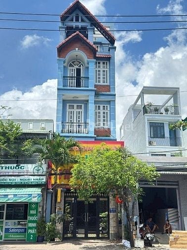 Hót hót!! Bán nhà mặt tiền Huỳnh Tấn Phát, Nhà Bè, Dt 5 x18,5m, 3 lầu,