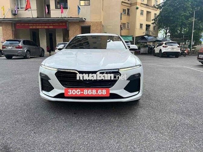 VinFast Lux A2.0 bản Plus 2022