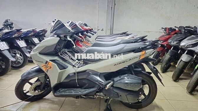Airblade 2022 xám xi măng, bản Limited